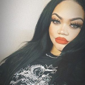 Meet your Posher, Olivia